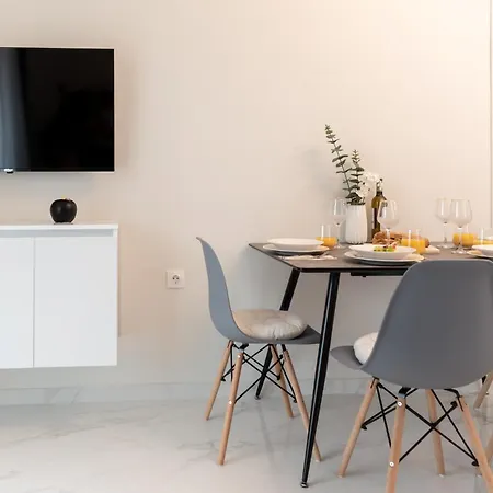 Sea Paradise Apartment *